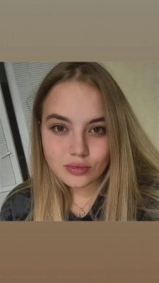 Оля